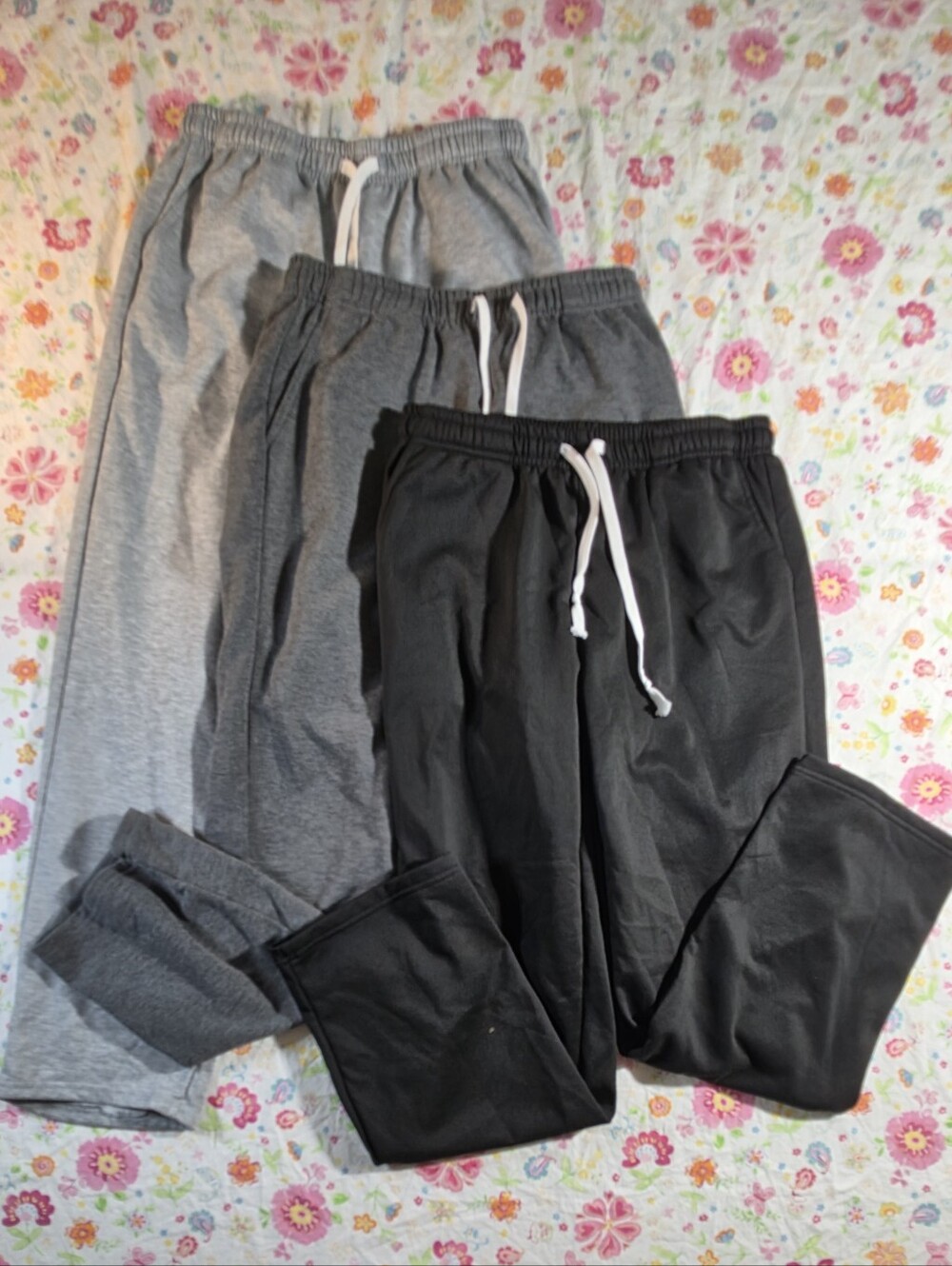Lot of 3 casual athletic sweatpants / jogger pants (light grey, dark grey/charco